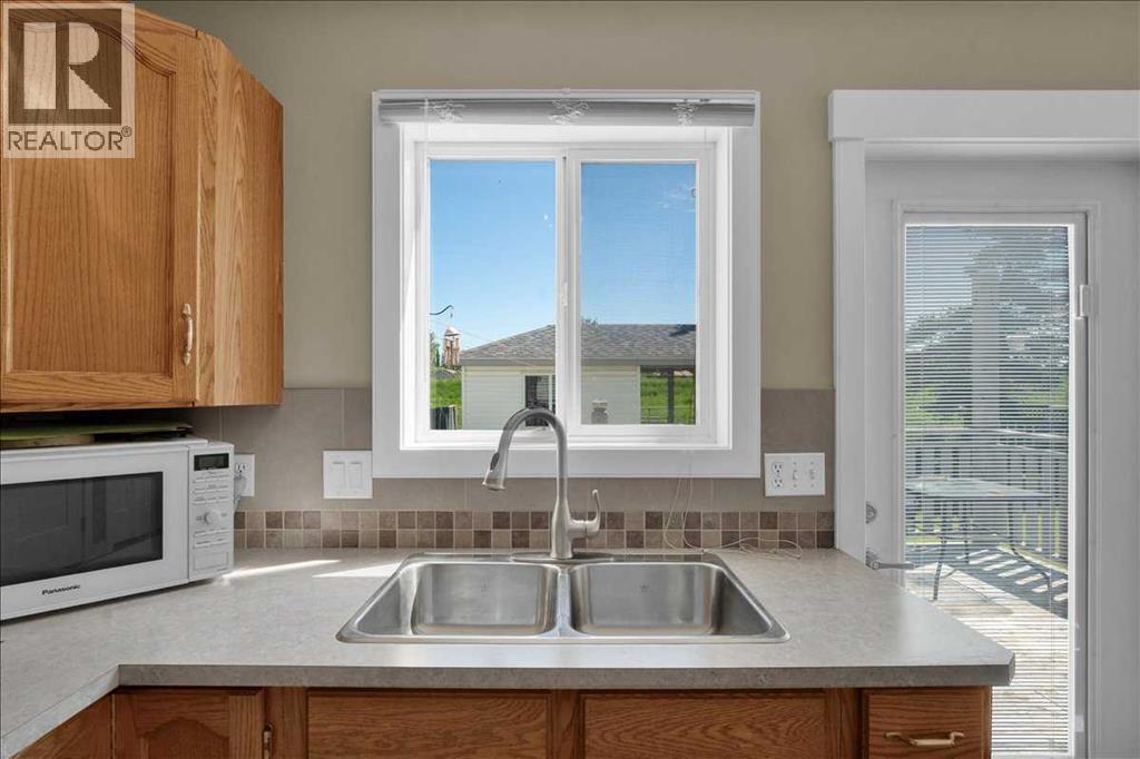 118 Meadowpark Drive, Carstairs, Alberta  T0M 0N0 - Photo 12 - A2325309