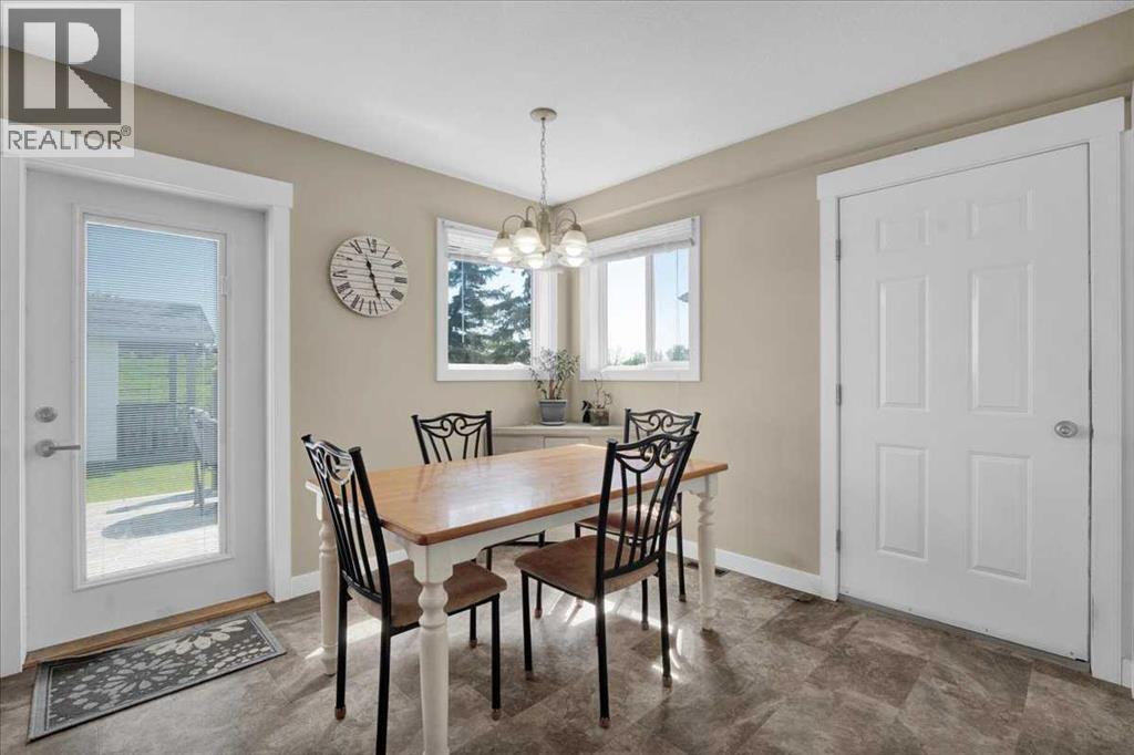 118 Meadowpark Drive, Carstairs, Alberta  T0M 0N0 - Photo 13 - A2325309