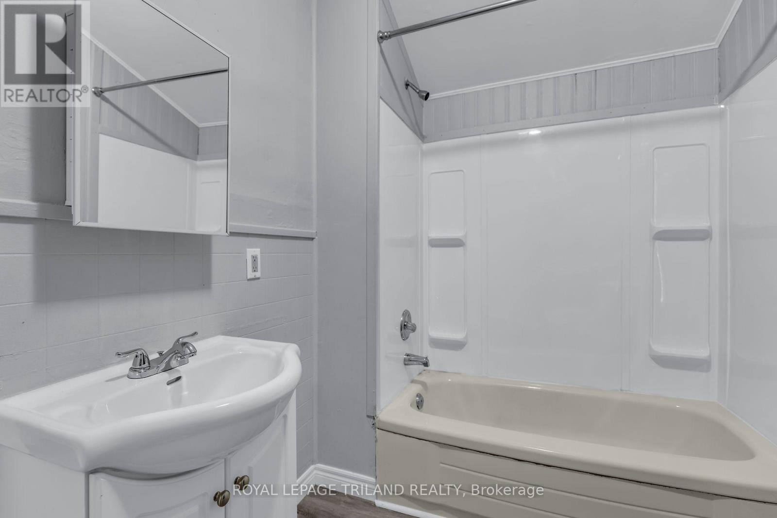 A - 23 Lydia Street, St. Thomas, Ontario  N5R 3Z8 - Photo 5 - X13693890