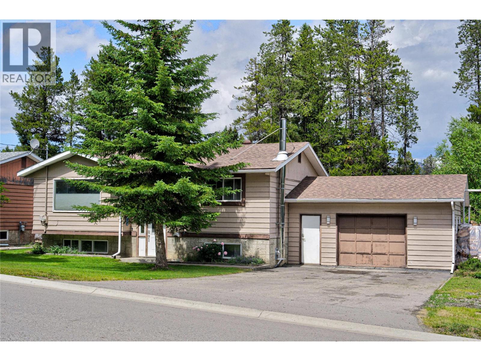 2613 Alpine Drive, Elkford, British Columbia  V0B 1H0 - Photo 29 - 10393225