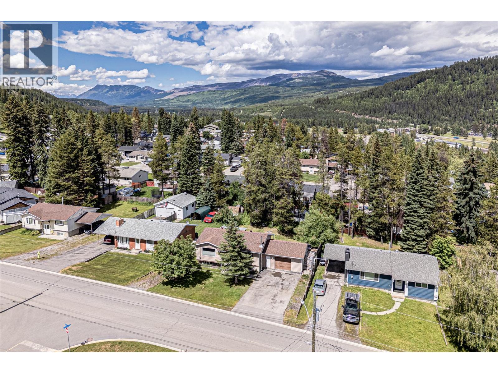 2613 Alpine Drive, Elkford, British Columbia  V0B 1H0 - Photo 35 - 10393225