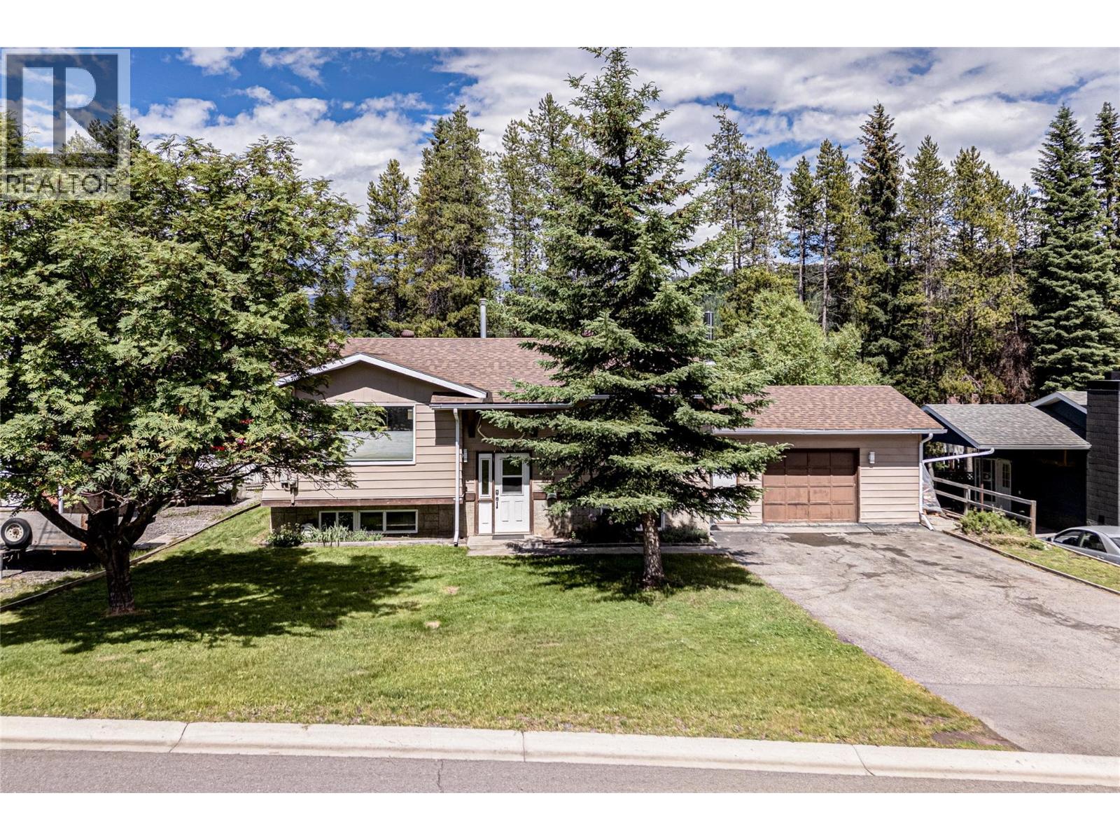 2613 Alpine Drive, Elkford, British Columbia  V0B 1H0 - Photo 31 - 10393225