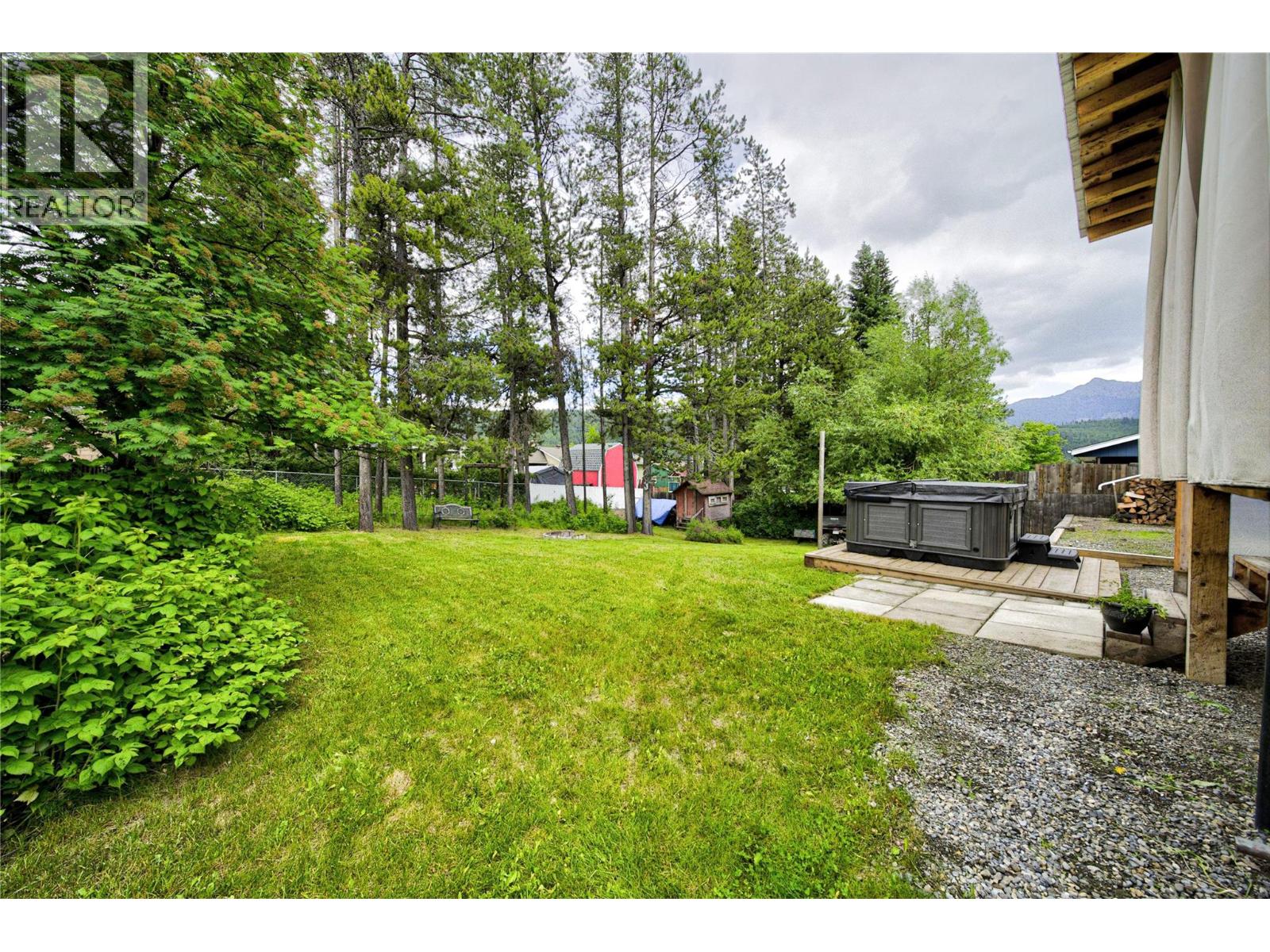 2613 Alpine Drive, Elkford, British Columbia  V0B 1H0 - Photo 26 - 10393225