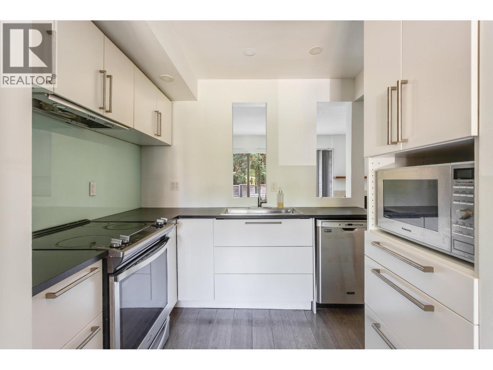 65 1930 Cedar Village Crescent, North Vancouver, British Columbia  V7J 3M5 - Photo 6 - R3155644