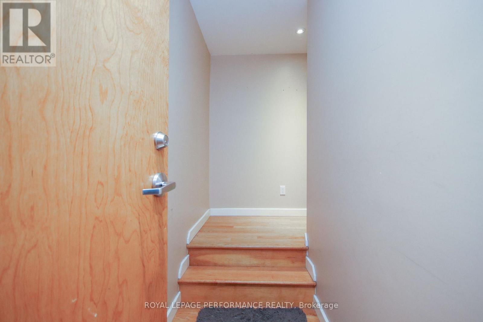 3 - 736 Cooper Street E, Ottawa, Ontario K1R 5J6 - Photo 3 - X13693860