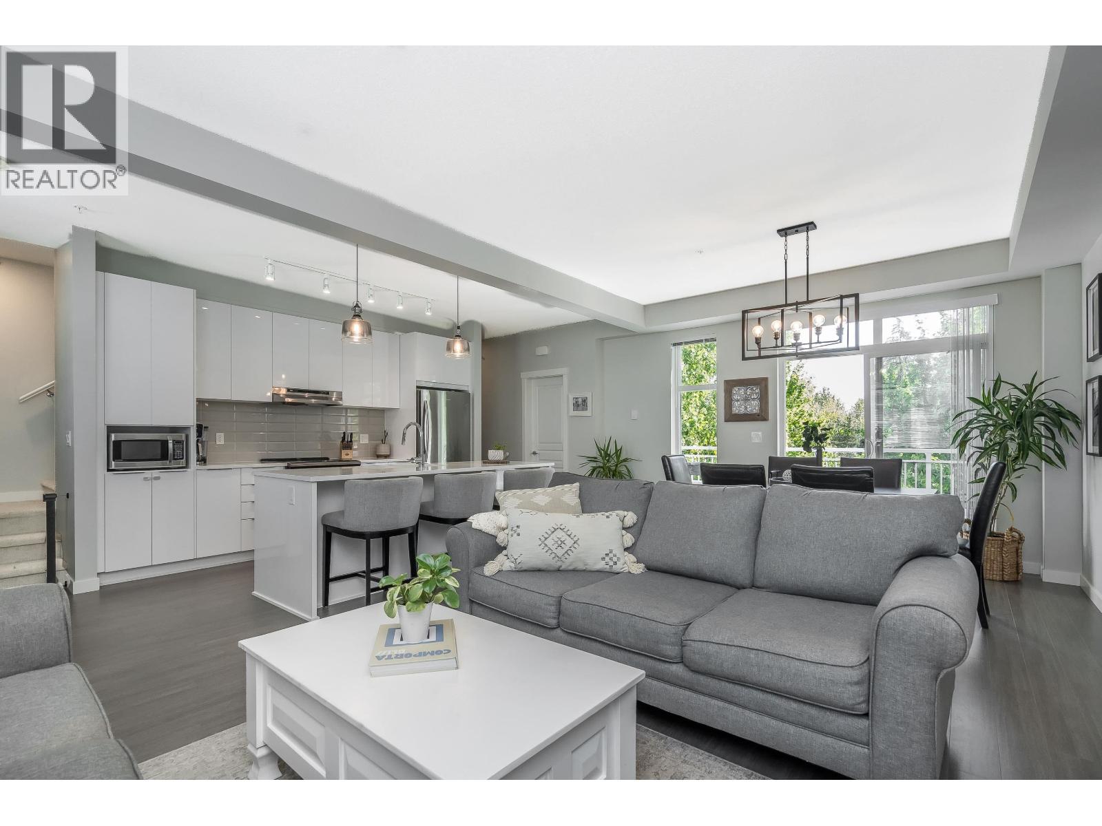 602 11295 Pazarena Place, Maple Ridge, British Columbia  V2X 4K9 - Photo 12 - R3133838