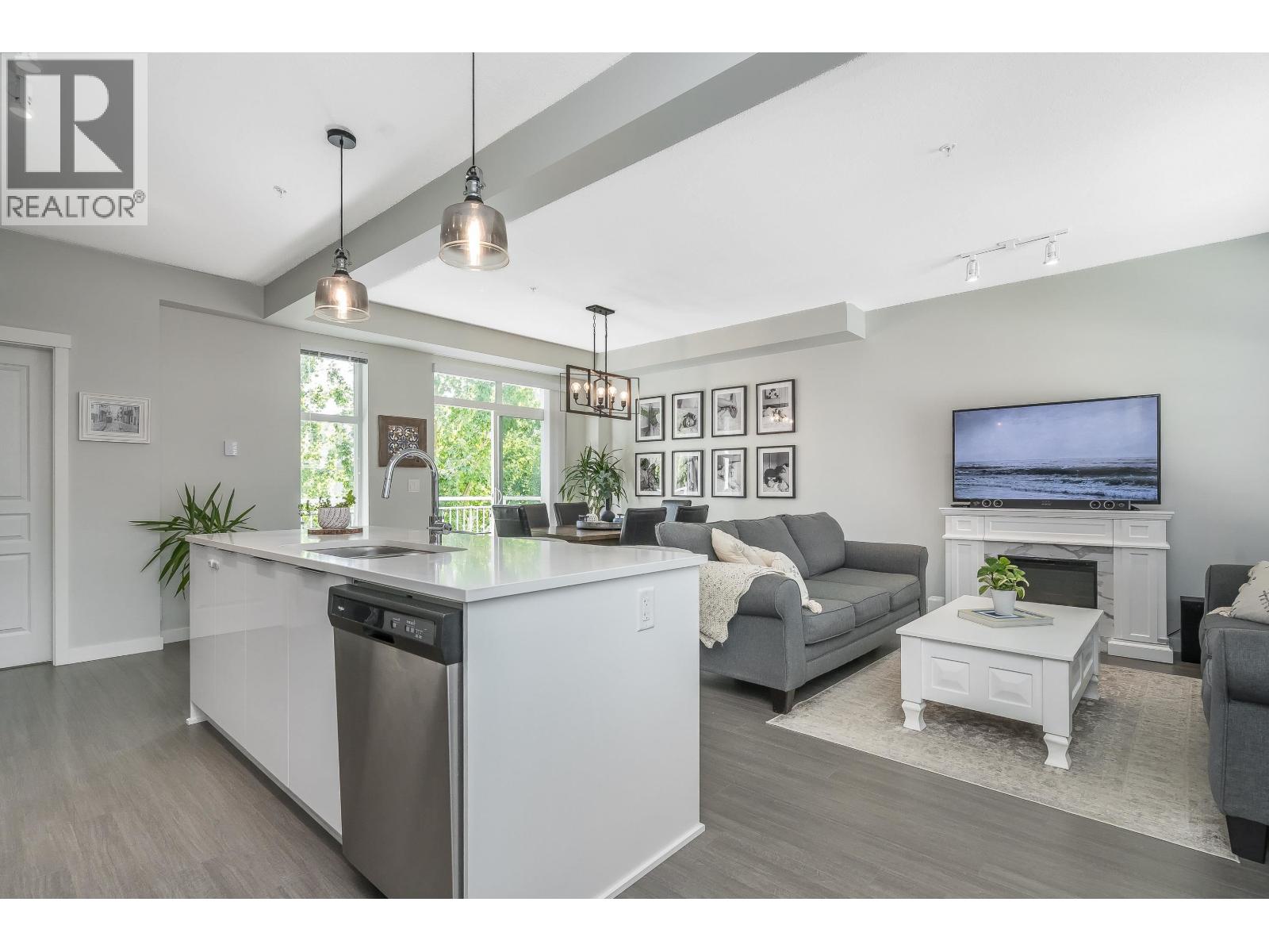 602 11295 Pazarena Place, Maple Ridge, British Columbia  V2X 4K9 - Photo 8 - R3133838
