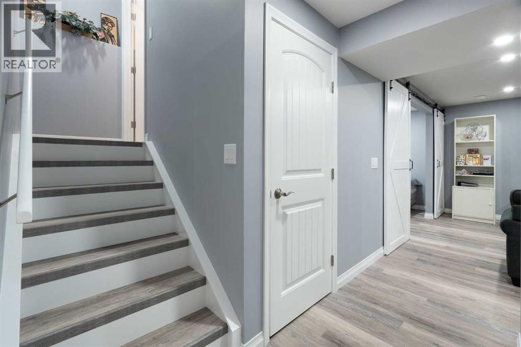 22 Sunrise Heights, Cochrane, Alberta  T4C 2R8 - Photo 20 - A2337496