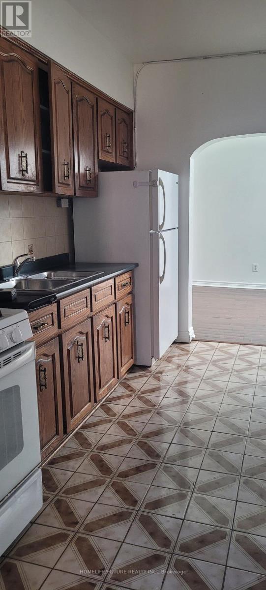 2nd Floor - 697 College Street, Toronto, Ontario M6G 1B9 - Photo 7 - C13693882