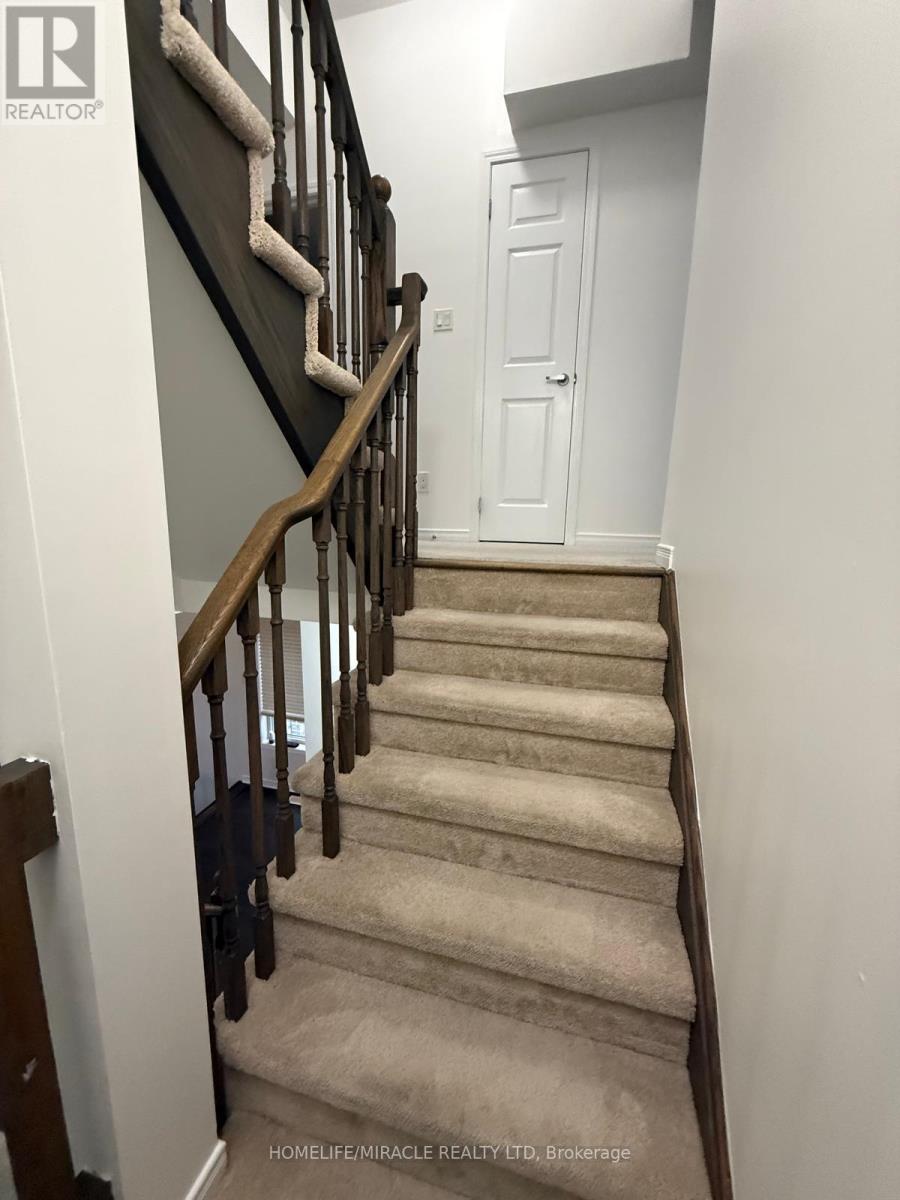 70 Harwood Avenue N, Ajax, Ontario  L1T 0P4 - Photo 14 - E13693850