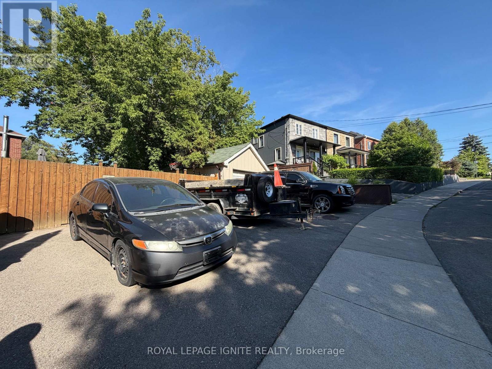 35 Hillary Avenue, Toronto, Ontario  M6N 2B9 - Photo 12 - W13693880