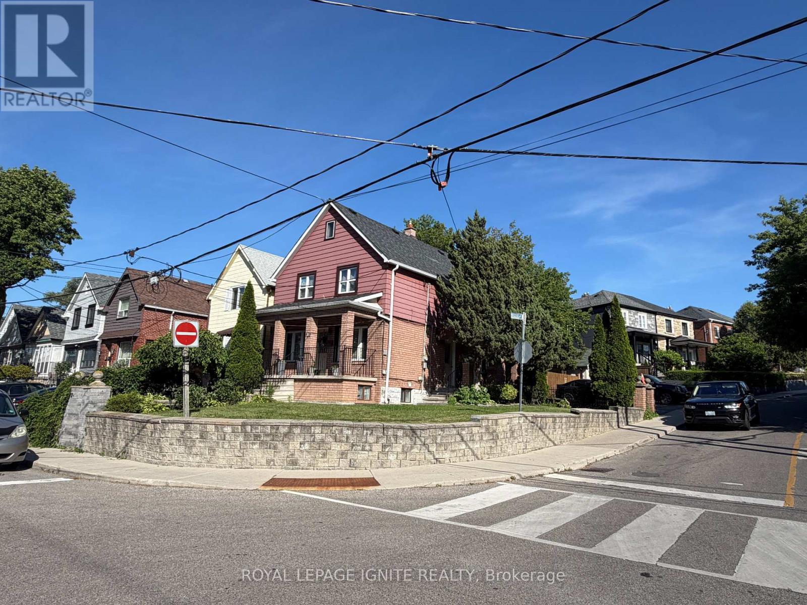 35 Hillary Avenue, Toronto, Ontario  M6N 2B9 - Photo 2 - W13693880
