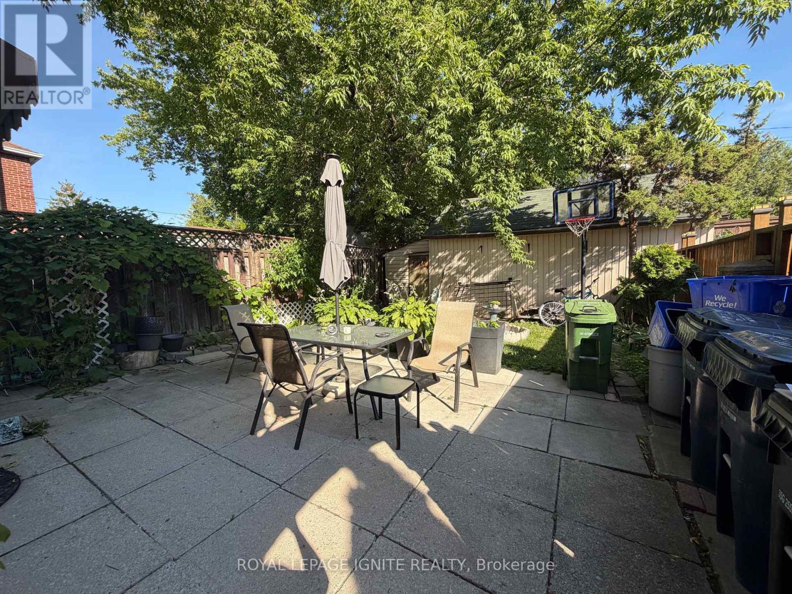 35 Hillary Avenue, Toronto, Ontario  M6N 2B9 - Photo 8 - W13693880