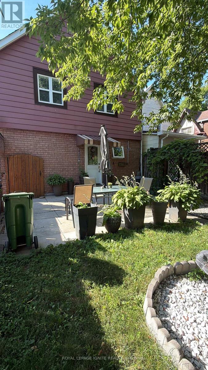 35 Hillary Avenue, Toronto, Ontario  M6N 2B9 - Photo 9 - W13693880
