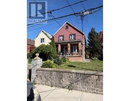 35 HILLARY AVENUE, Toronto, Ontario