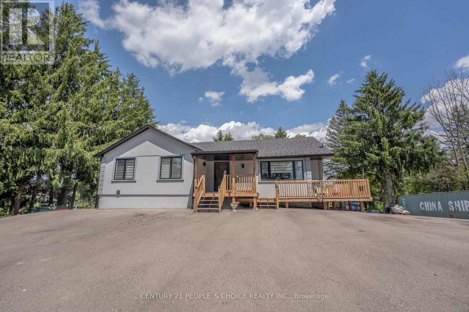 15553 The Gore Road, Caledon, Ontario  L7E 0X3 - Photo 2 - W13693898