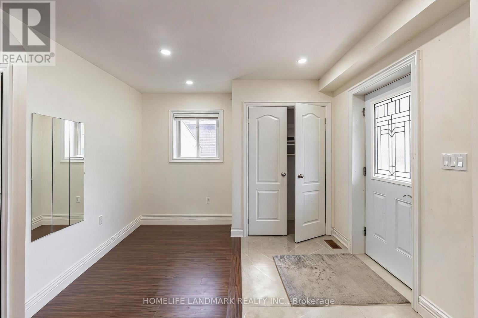 19 Balaclava Drive, Toronto, Ontario  M1P 1E5 - Photo 3 - E13653898