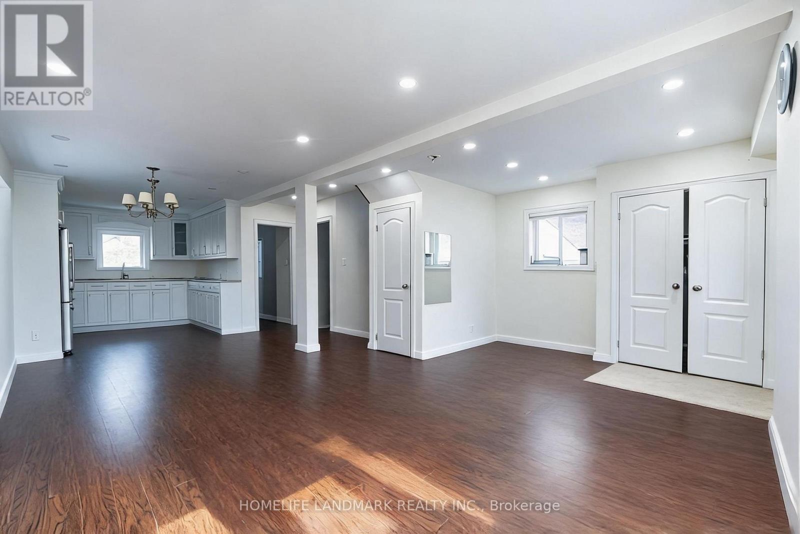 19 Balaclava Drive, Toronto, Ontario  M1P 1E5 - Photo 6 - E13653898
