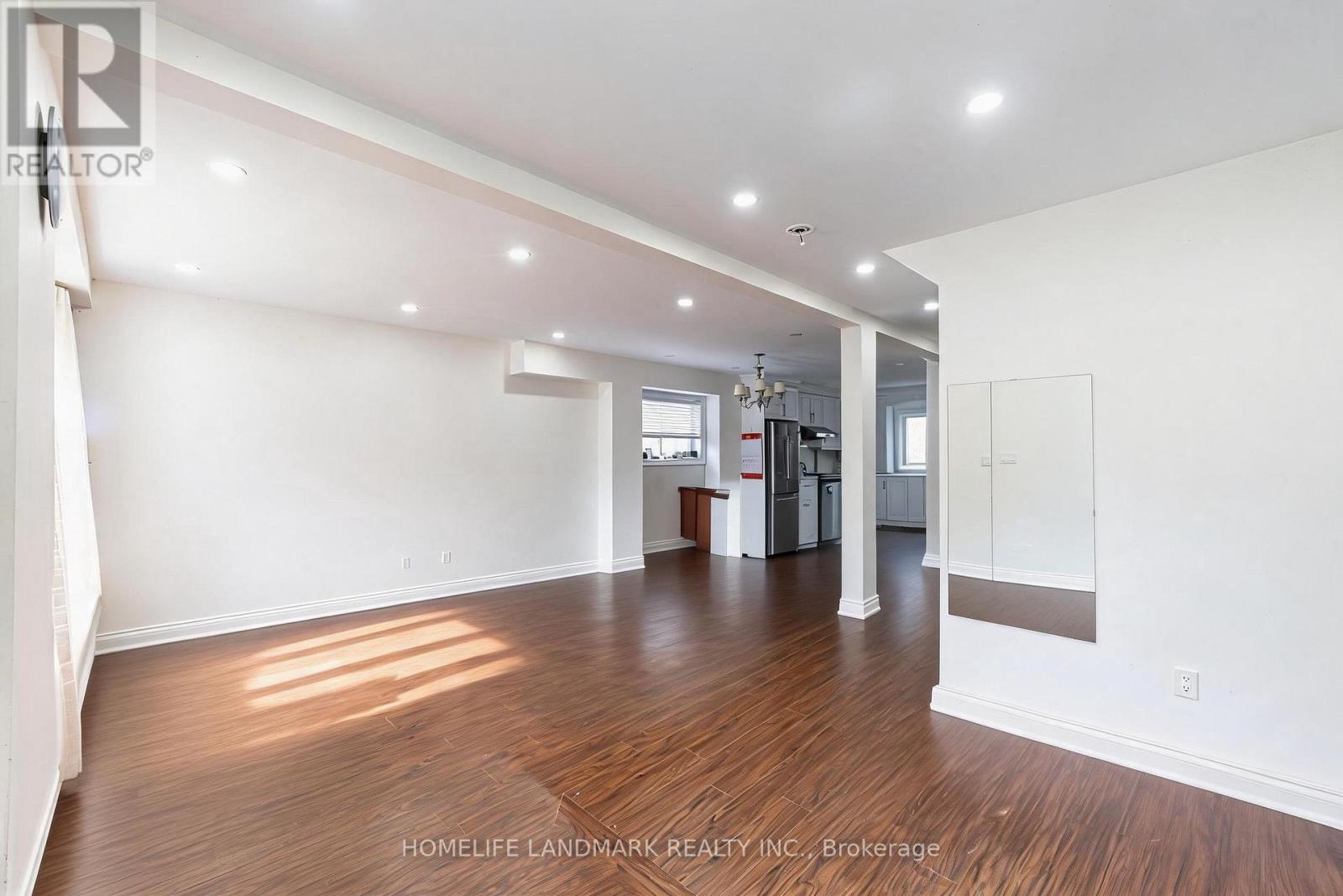 19 Balaclava Drive, Toronto, Ontario  M1P 1E5 - Photo 7 - E13653898