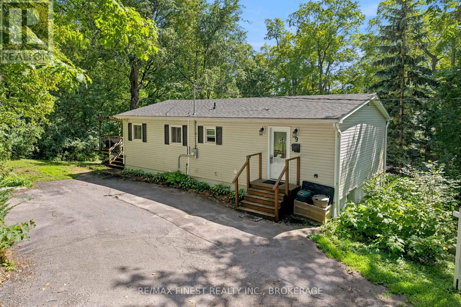9 MALLARD LANE, Kingston, Ontario