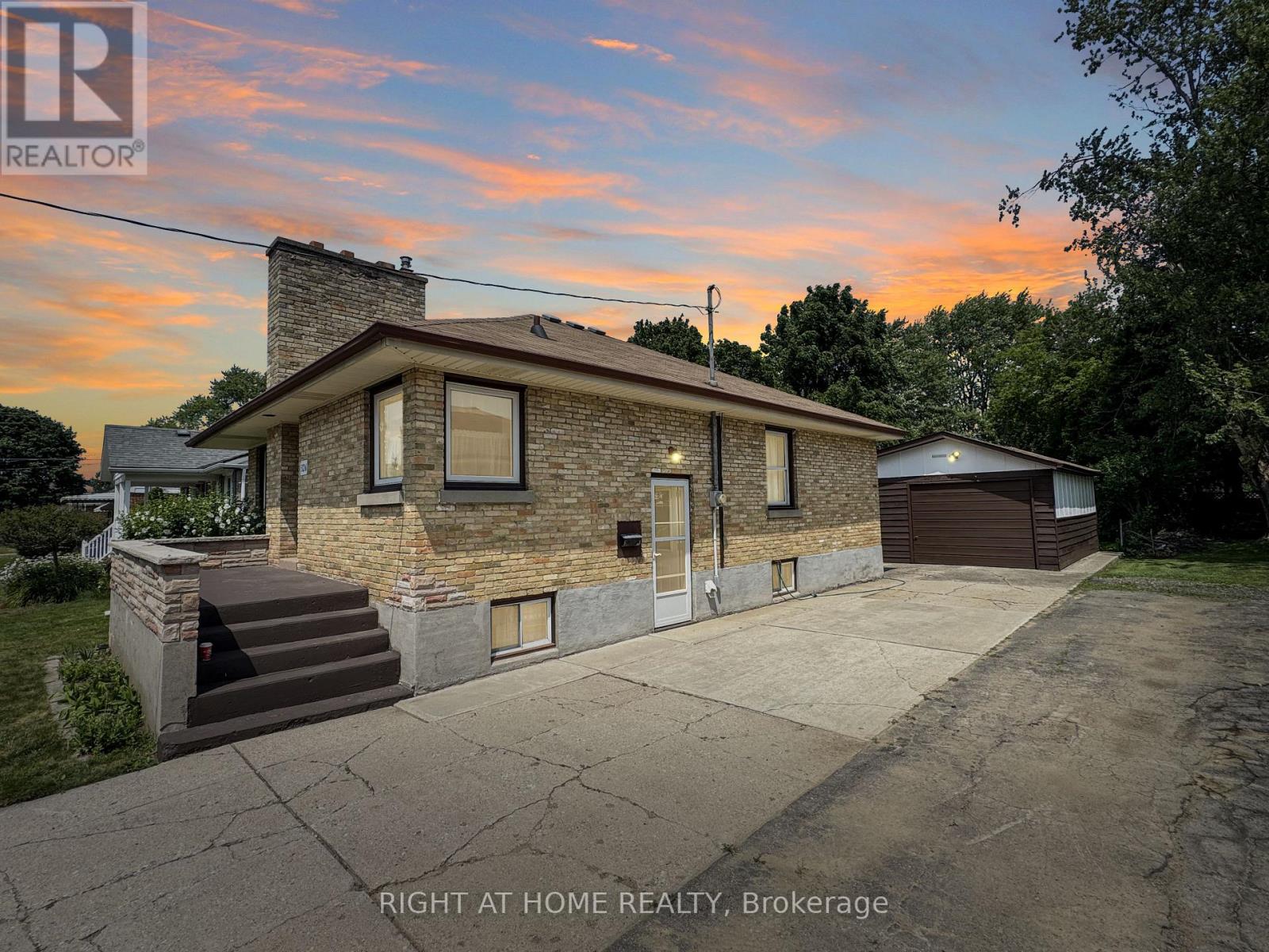 326 AVONDALE ROAD, London East, Ontario