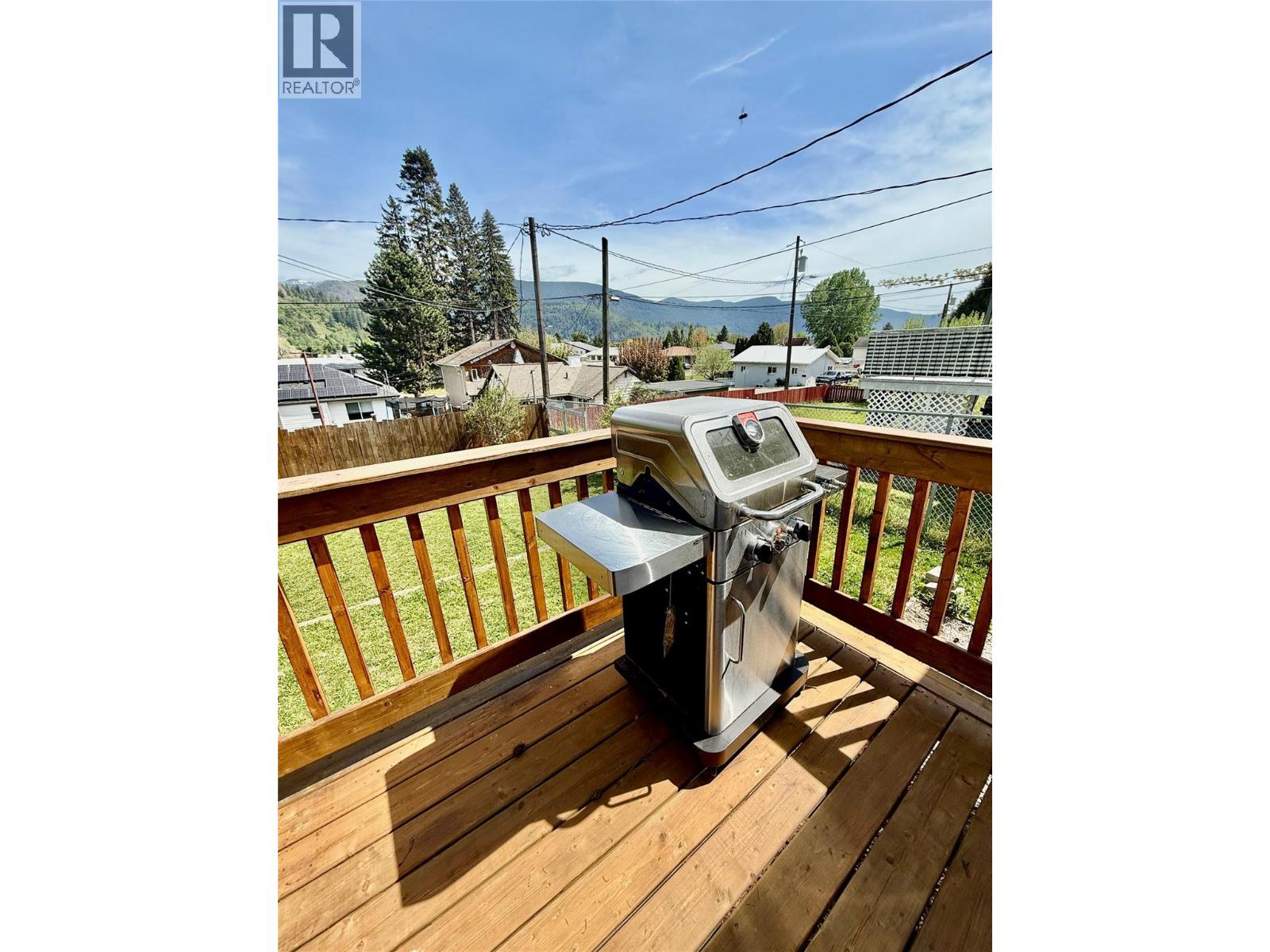 209 6th Avenue, Castlegar, British Columbia V1N 1T1 - Photo 32 - 10377511