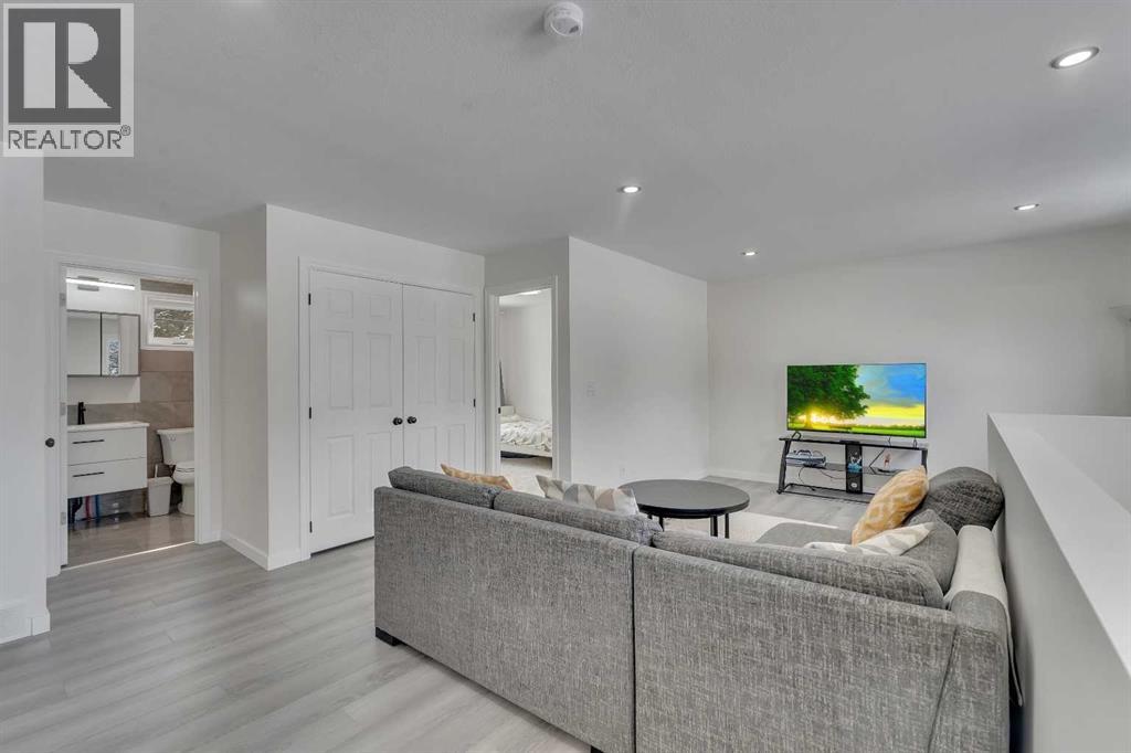 4824 Claret Street Nw, Calgary, Alberta  T2L 1C1 - Photo 27 - A2313861
