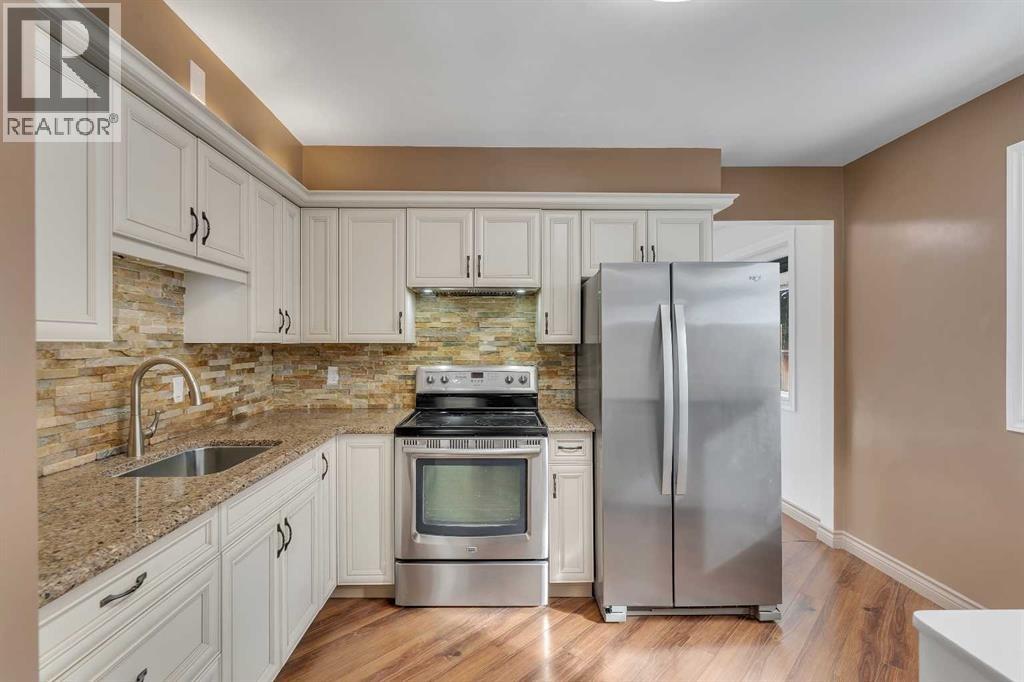 4824 Claret Street Nw, Calgary, Alberta  T2L 1C1 - Photo 7 - A2313861
