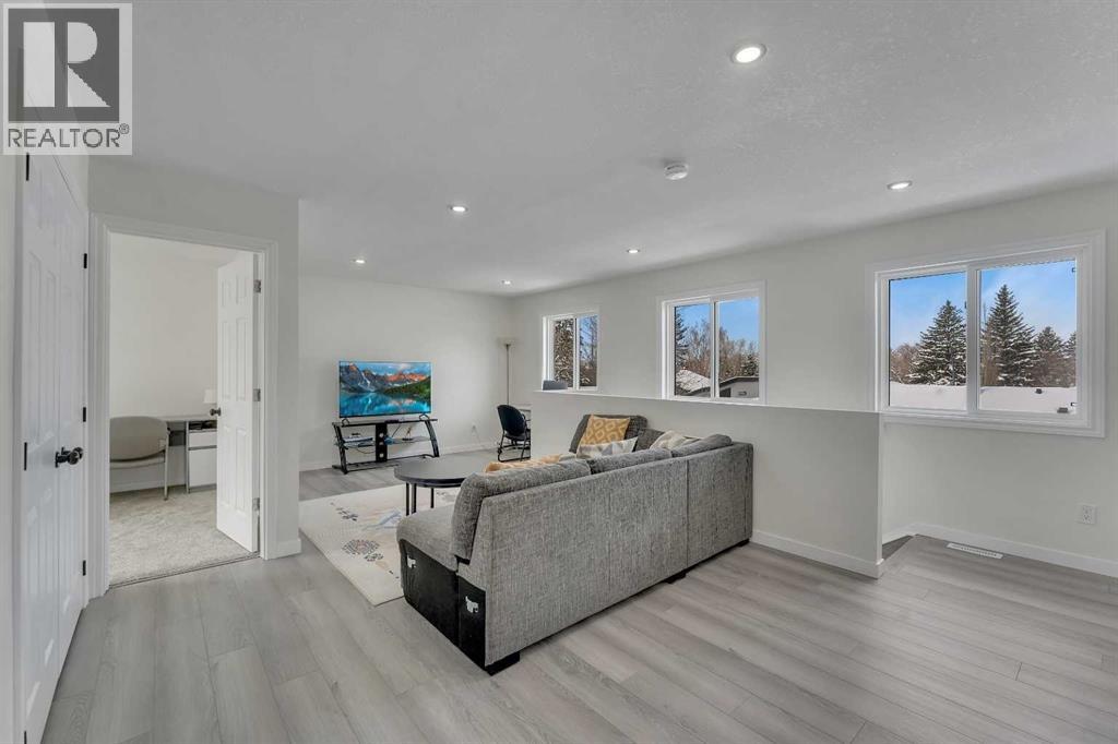 4824 Claret Street Nw, Calgary, Alberta  T2L 1C1 - Photo 26 - A2313861