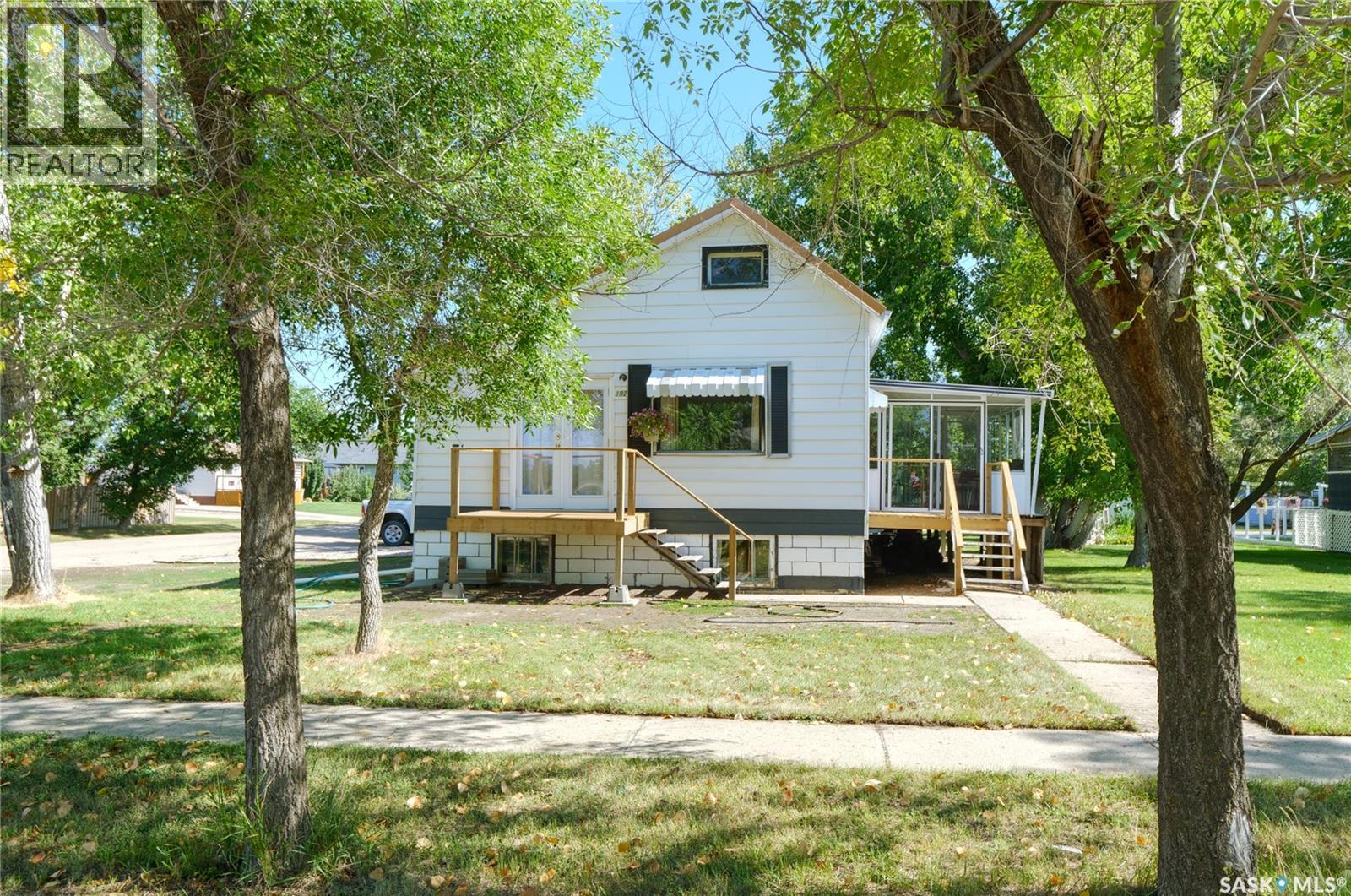 192 2nd Avenue W, Central Butte, Saskatchewan  S0H 0T0 - Photo 42 - SK045795