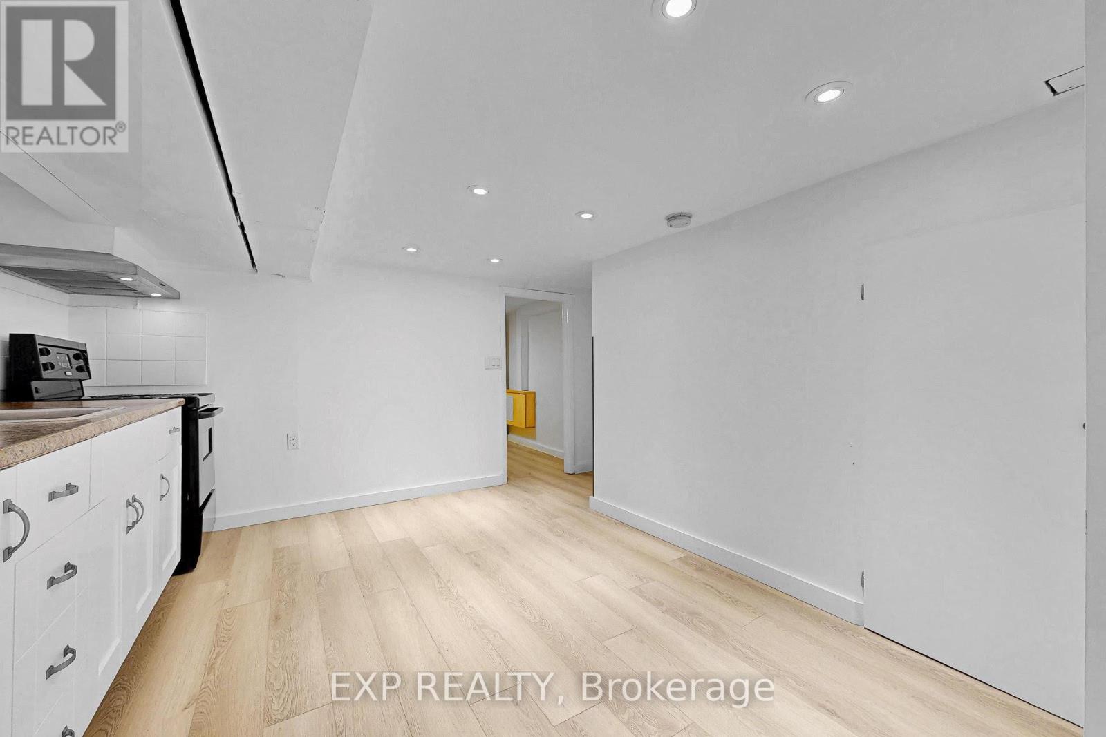 Bsmt - 858 Manning Avenue, Toronto, Ontario  M6G 2W8 - Photo 11 - C13693464