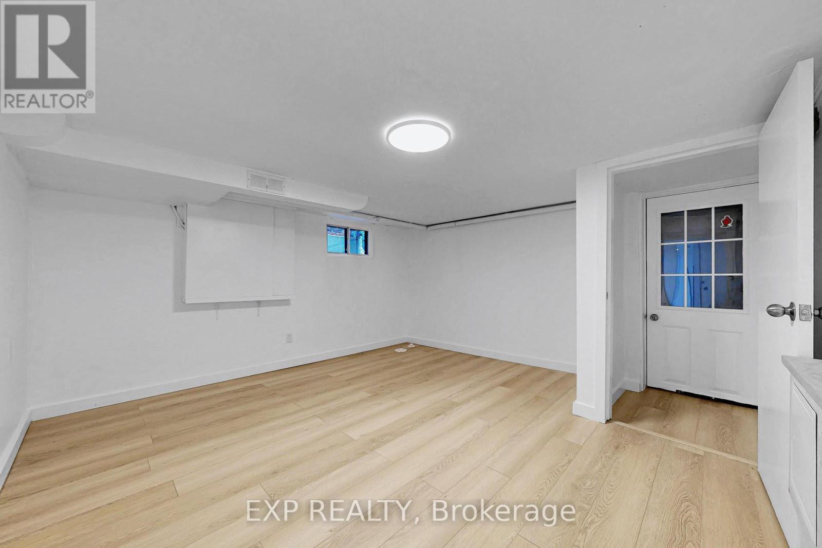 Bsmt - 858 Manning Avenue, Toronto, Ontario  M6G 2W8 - Photo 4 - C13693464