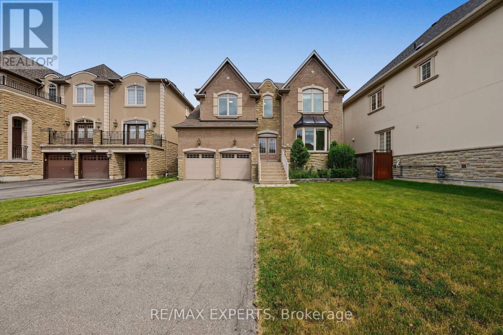 12 SWEET VALERIE COURT, Vaughan, Ontario