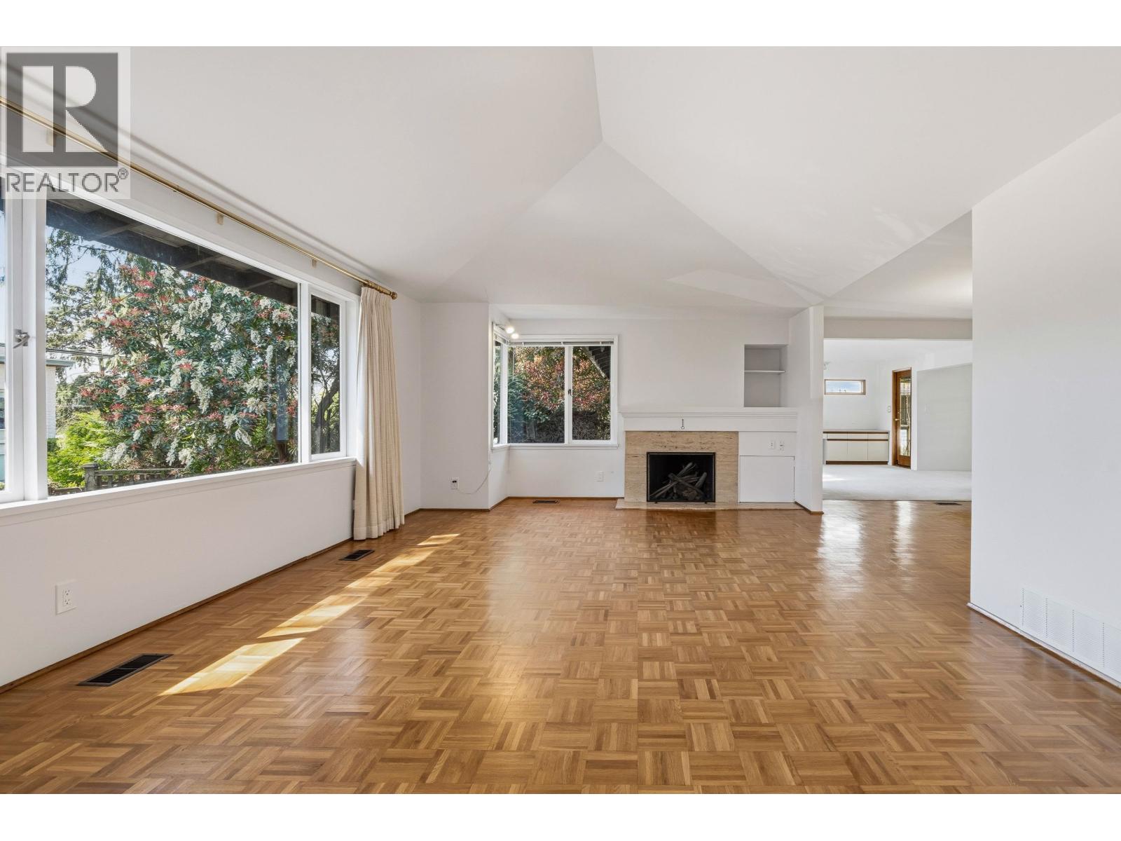 2493 Haywood Avenue, West Vancouver, British Columbia V7V 1Y2 - Photo 3 - R3112678