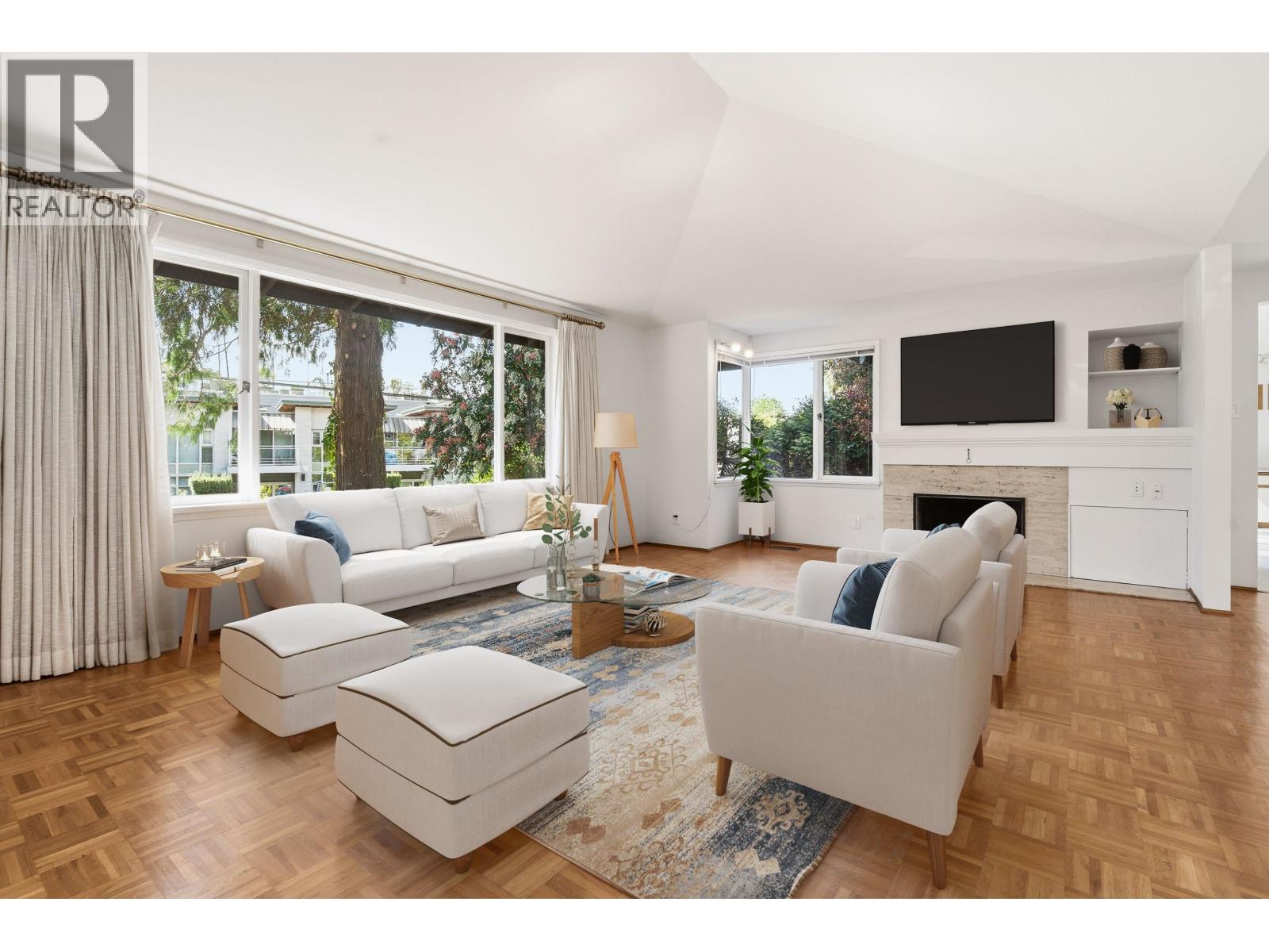 2493 Haywood Avenue, West Vancouver, British Columbia V7V 1Y2 - Photo 2 - R3112678