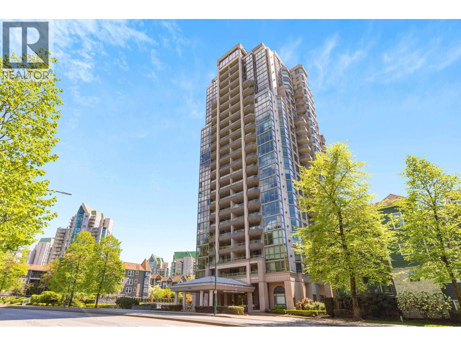 801 3070 GUILDFORD WAY, Coquitlam, British Columbia