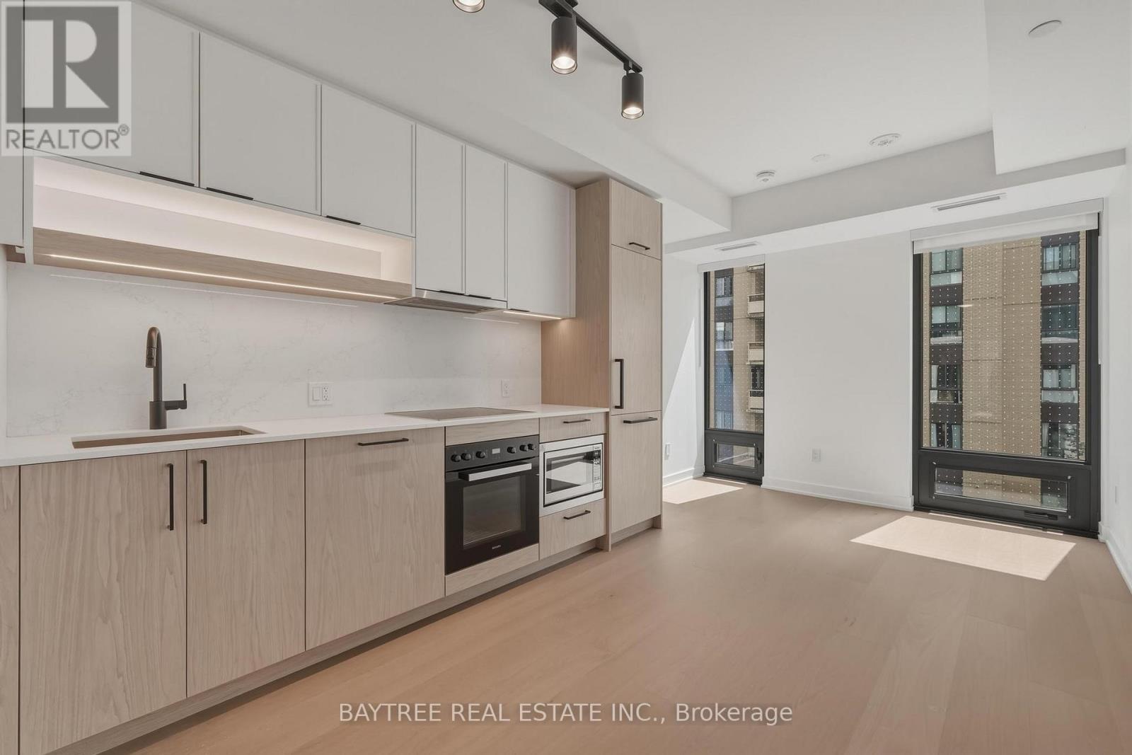 705 - 91 MONTCLAIR AVENUE, Toronto, Ontario