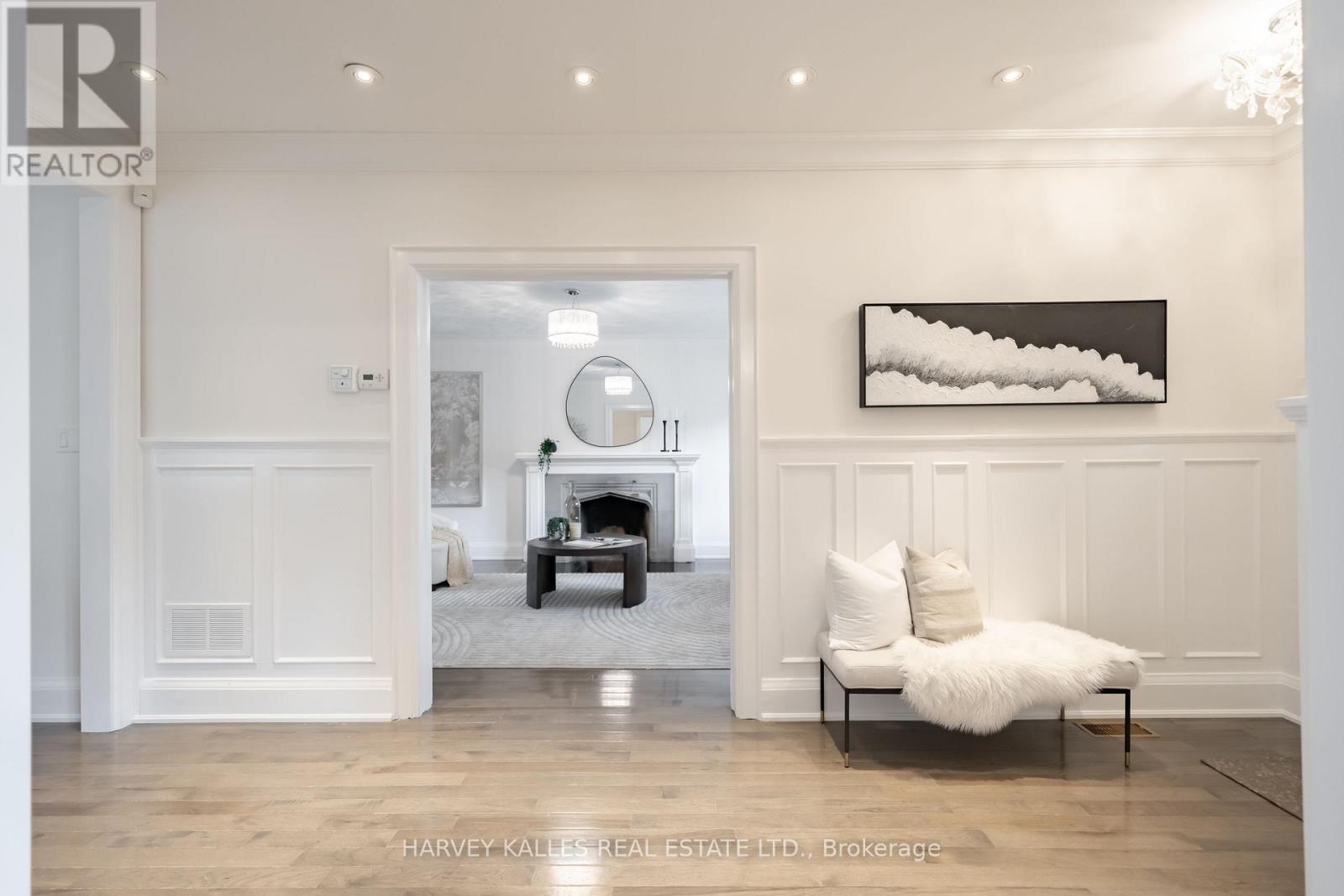 6 Browside Avenue, Toronto, Ontario  M5P 2V1 - Photo 7 - C13693942