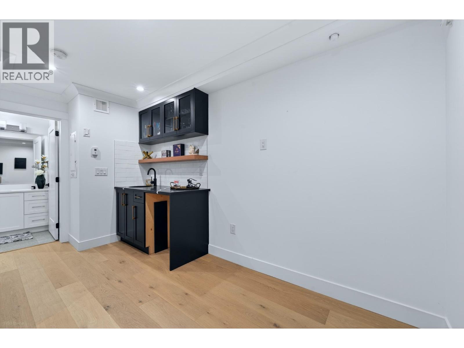 4990 Sherbrooke Street, Vancouver, British Columbia  V5W 3M2 - Photo 18 - R3157434