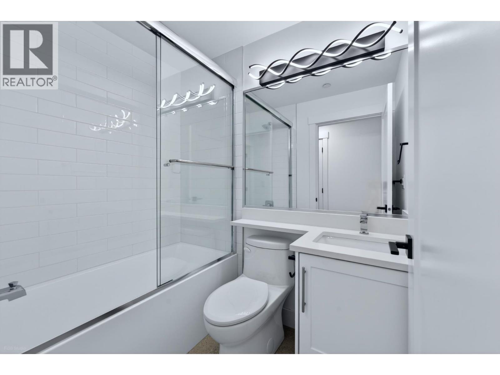 4990 Sherbrooke Street, Vancouver, British Columbia  V5W 3M2 - Photo 24 - R3157434