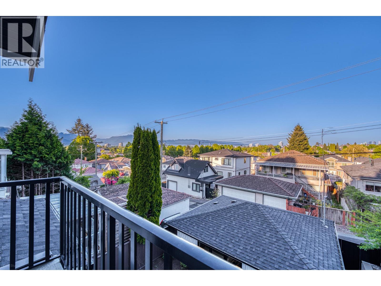 4990 Sherbrooke Street, Vancouver, British Columbia  V5W 3M2 - Photo 3 - R3157434