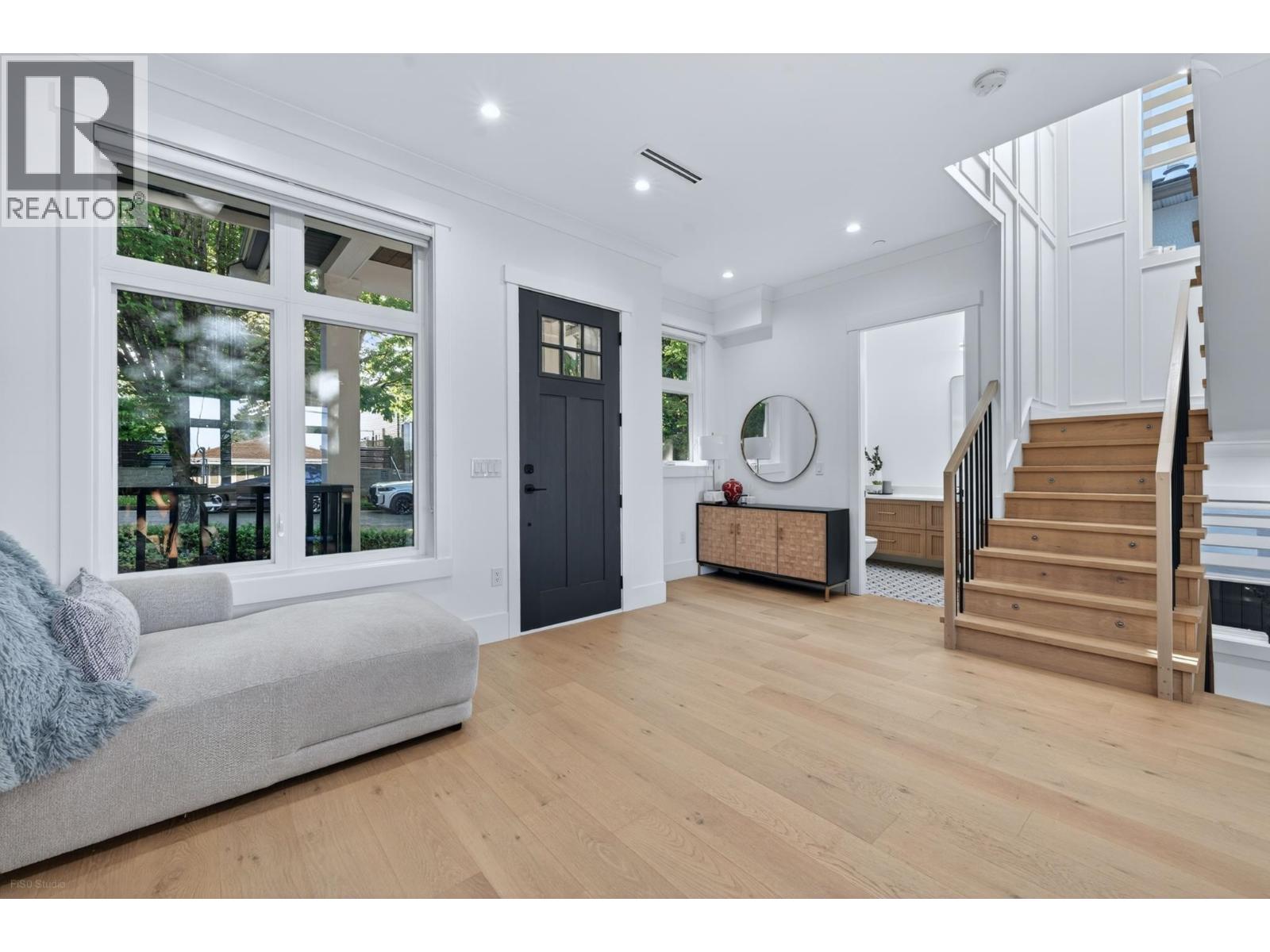 4990 Sherbrooke Street, Vancouver, British Columbia  V5W 3M2 - Photo 4 - R3157434