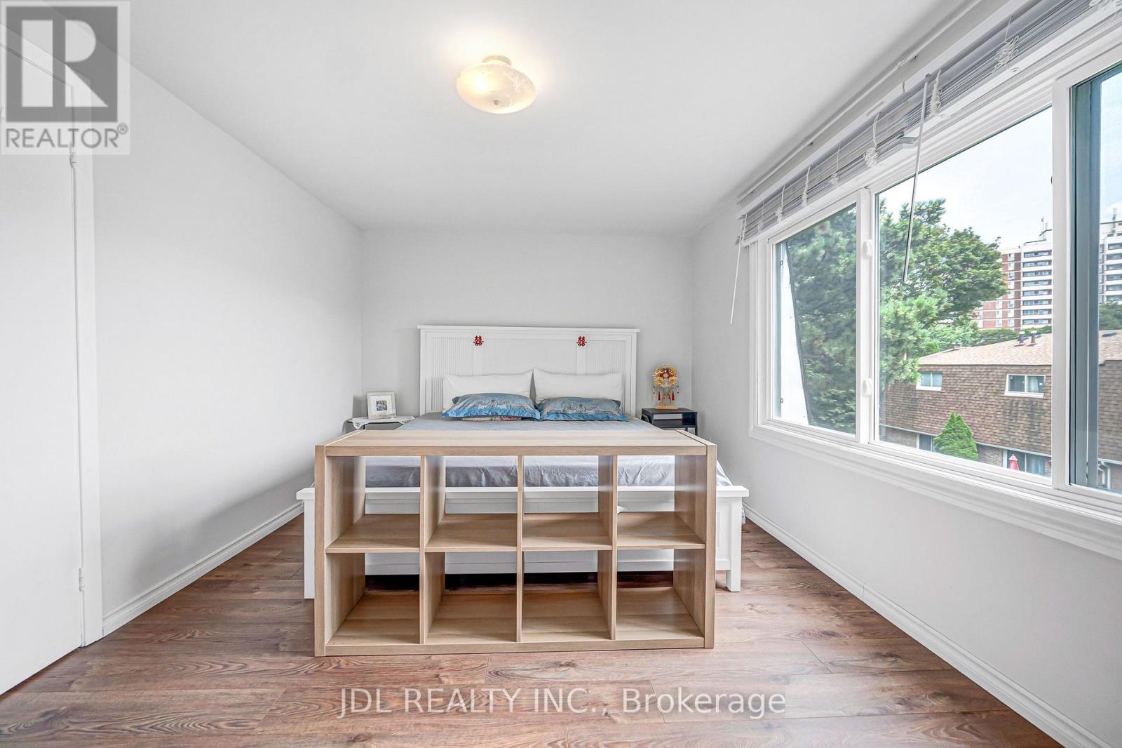33 - 100 Bridletowne Circle, Toronto, Ontario  M1W 2G8 - Photo 32 - E13689968