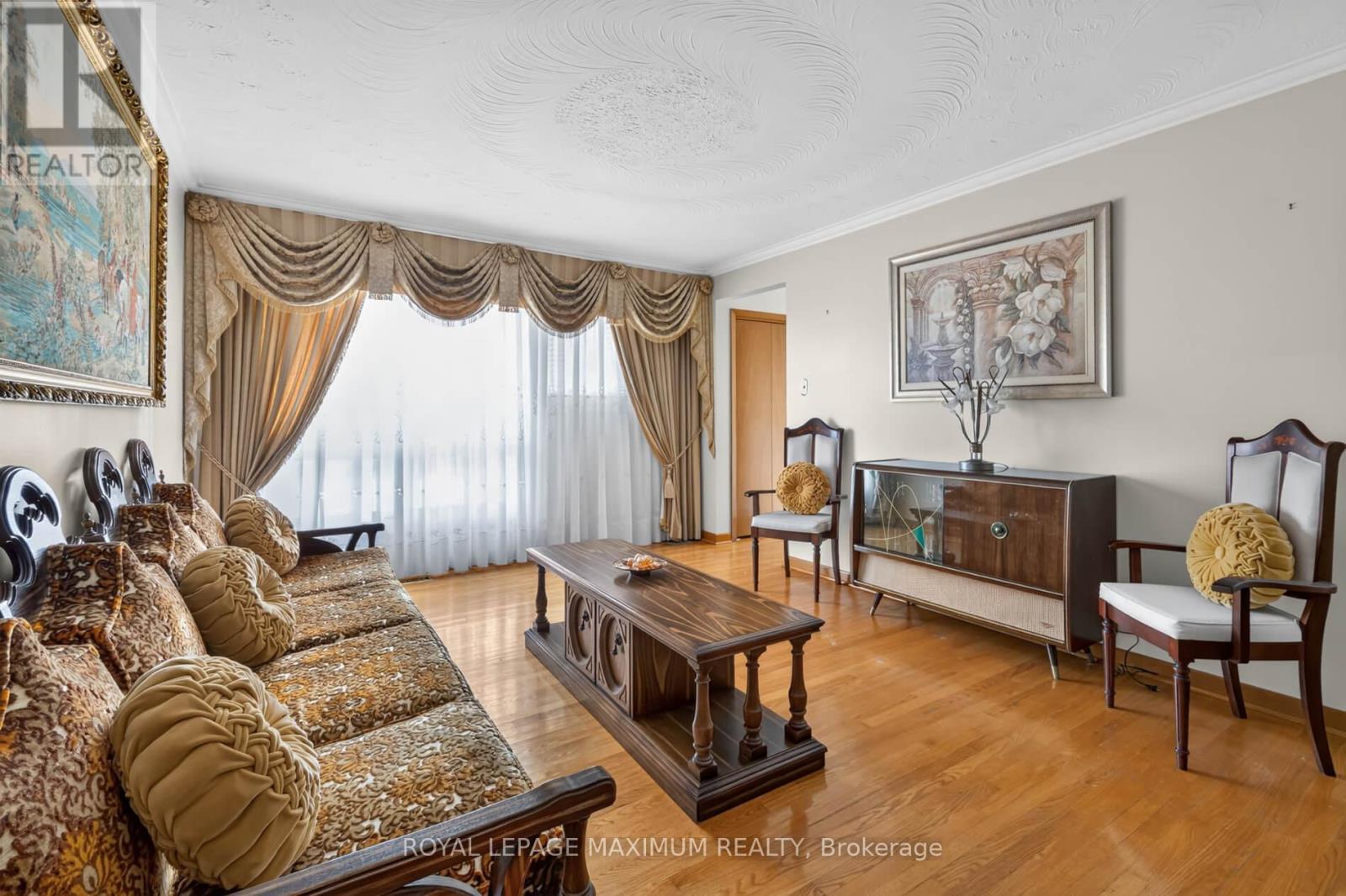 11 Hisey Crescent, Toronto, Ontario  M3N 1T9 - Photo 9 - W13692782