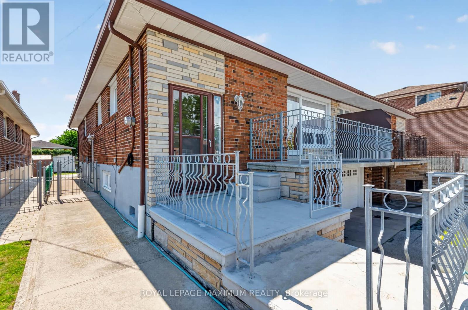 11 Hisey Crescent, Toronto, Ontario  M3N 1T9 - Photo 5 - W13692782