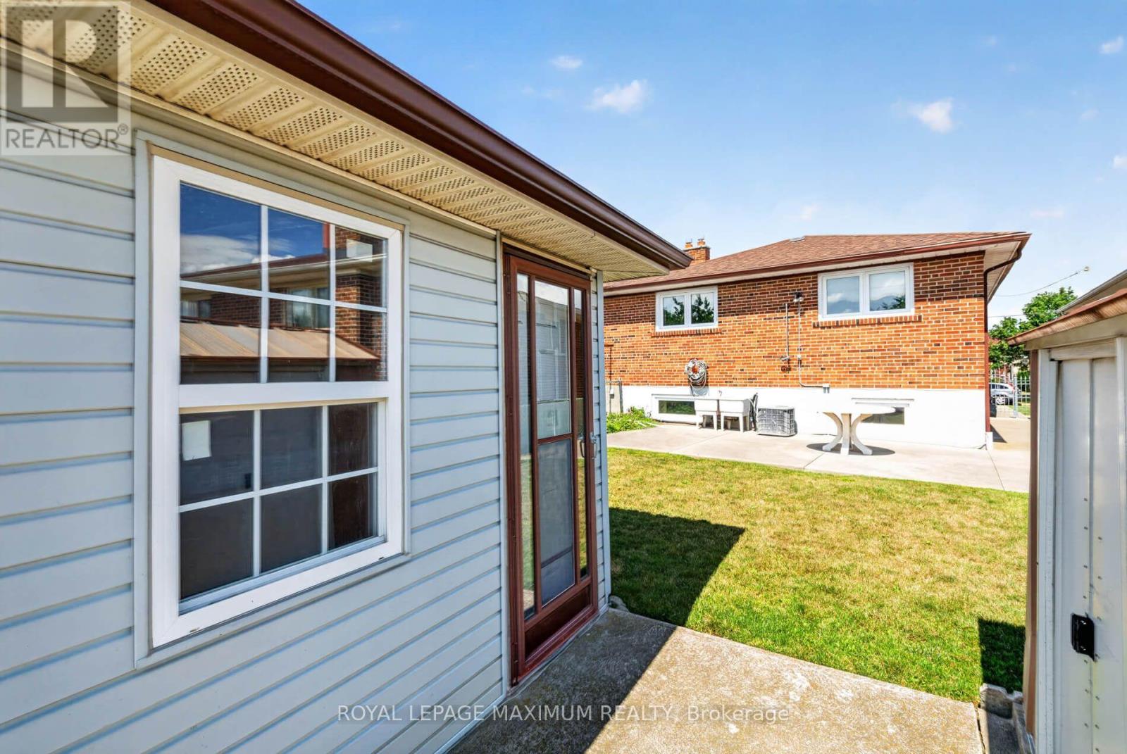11 Hisey Crescent, Toronto, Ontario  M3N 1T9 - Photo 42 - W13692782