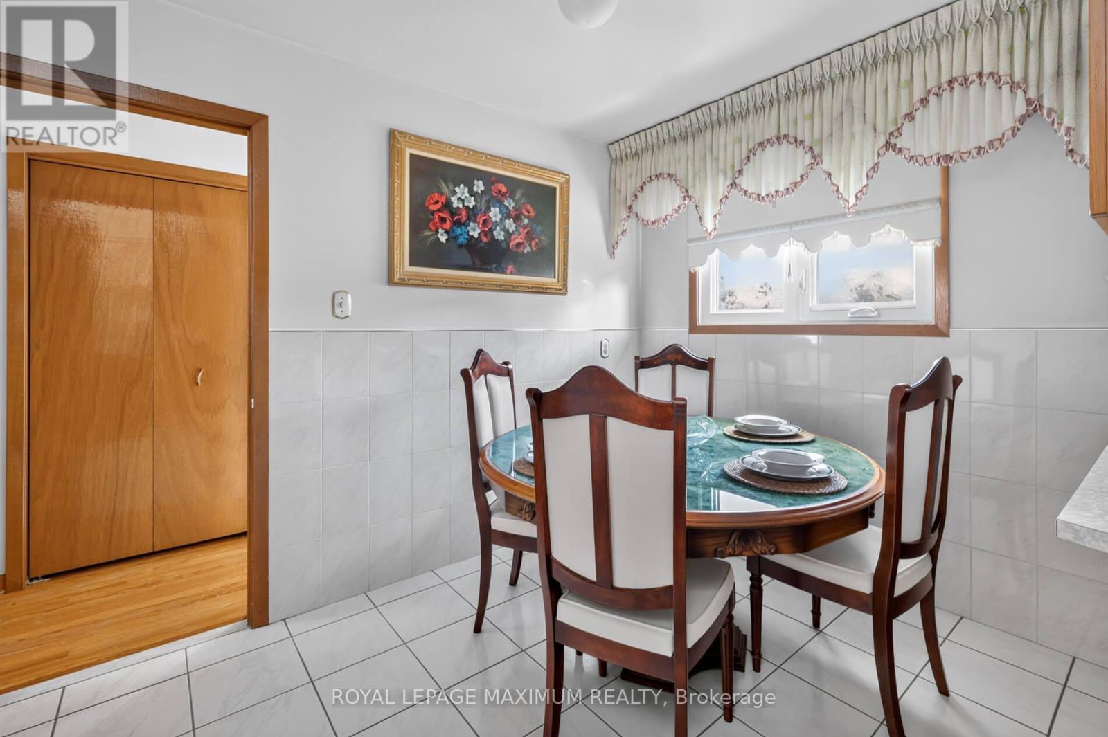 11 Hisey Crescent, Toronto, Ontario  M3N 1T9 - Photo 13 - W13692782