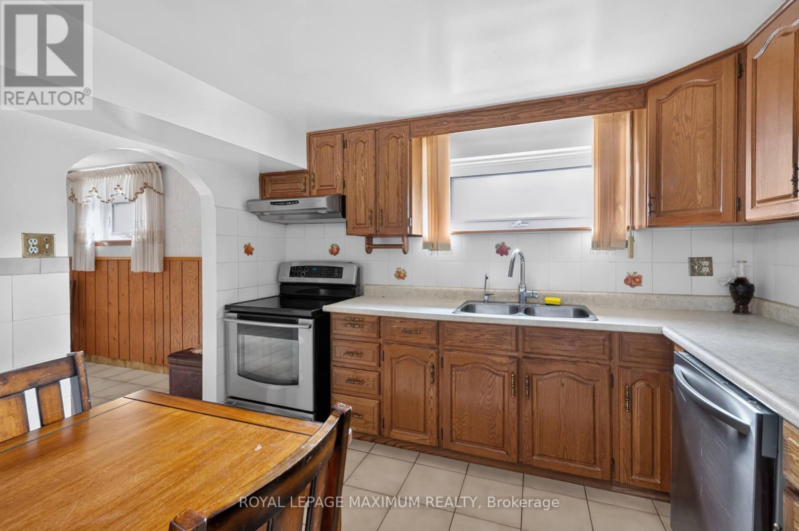 11 Hisey Crescent, Toronto, Ontario  M3N 1T9 - Photo 31 - W13692782
