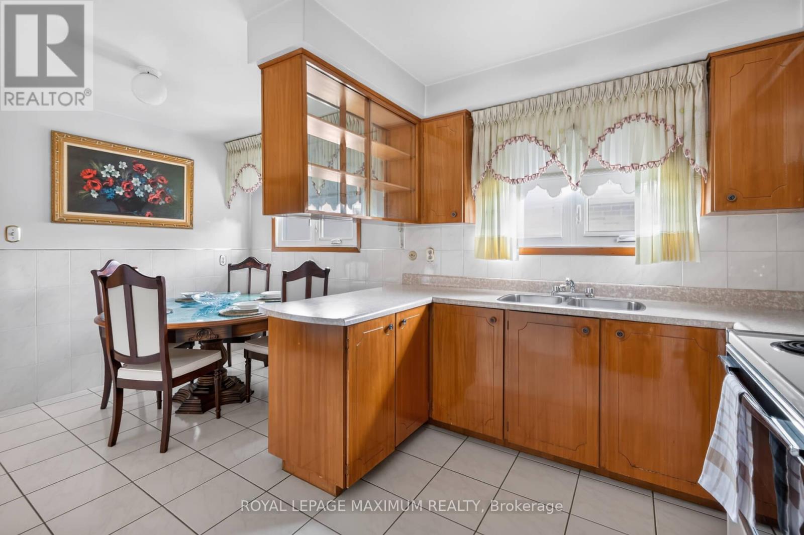 11 Hisey Crescent, Toronto, Ontario  M3N 1T9 - Photo 14 - W13692782