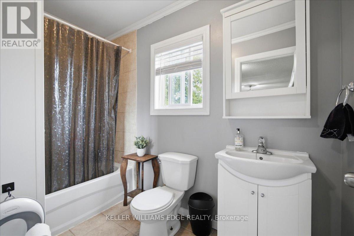 22 Delena Avenue N, Hamilton, Ontario  L8H 6B4 - Photo 11 - X13693920